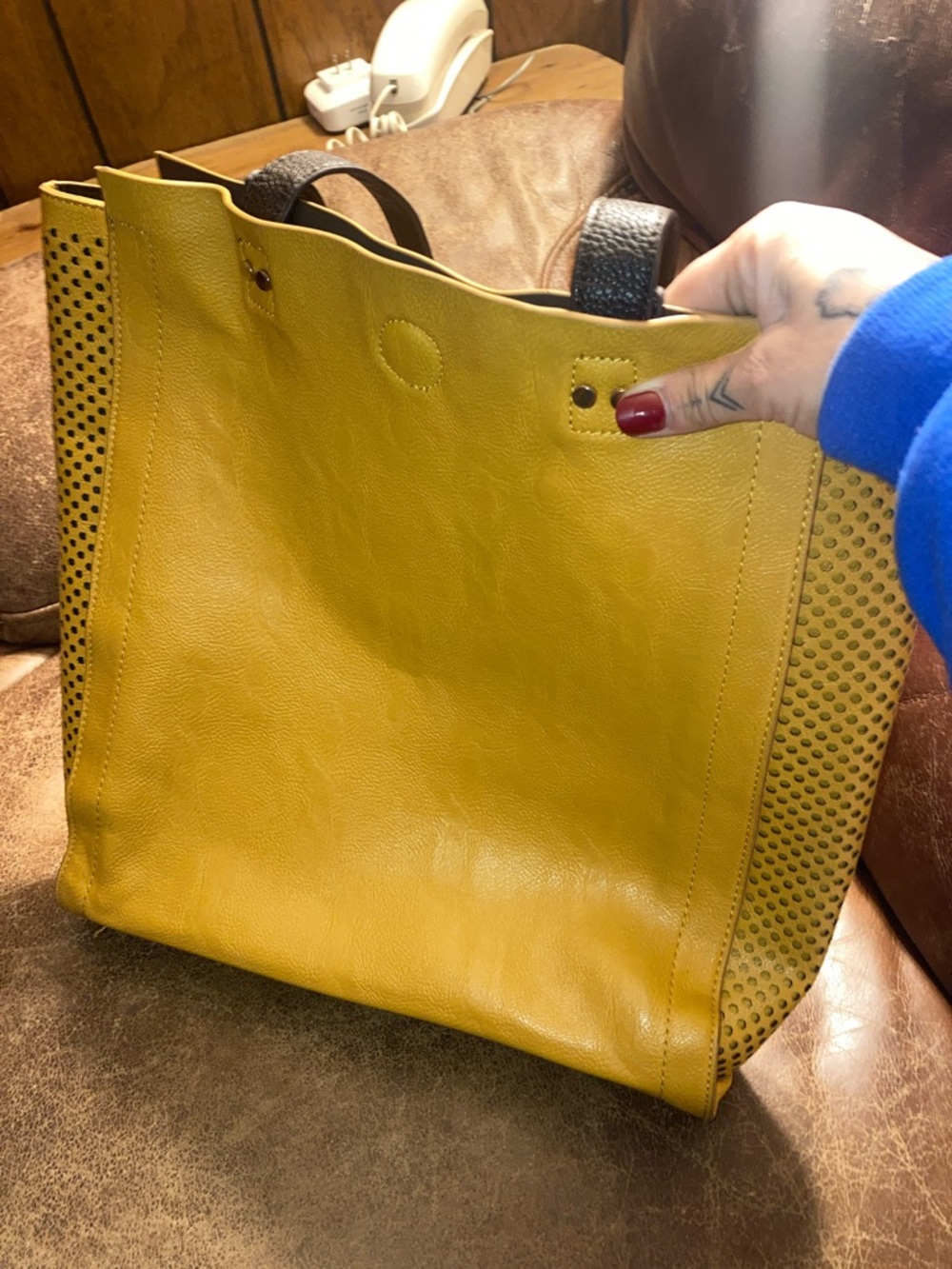 Urban Originals LARGE Yellow Leather Tote Bag with dark brown Straps - Picture 8 of 11